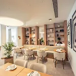 Mercure Centre 호텔 4*