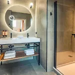 Mercure Centre Hotel 4*