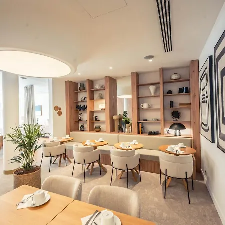 Mercure Centre מלון