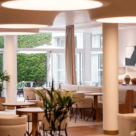 Mercure Centre Hotel 4*