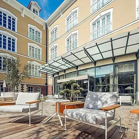 Mercure Centre Hotel 4*