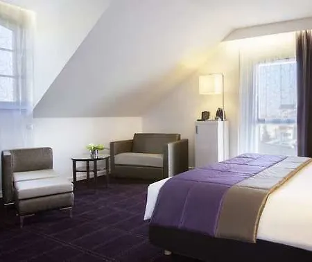 Mercure Centre Hotel 4*